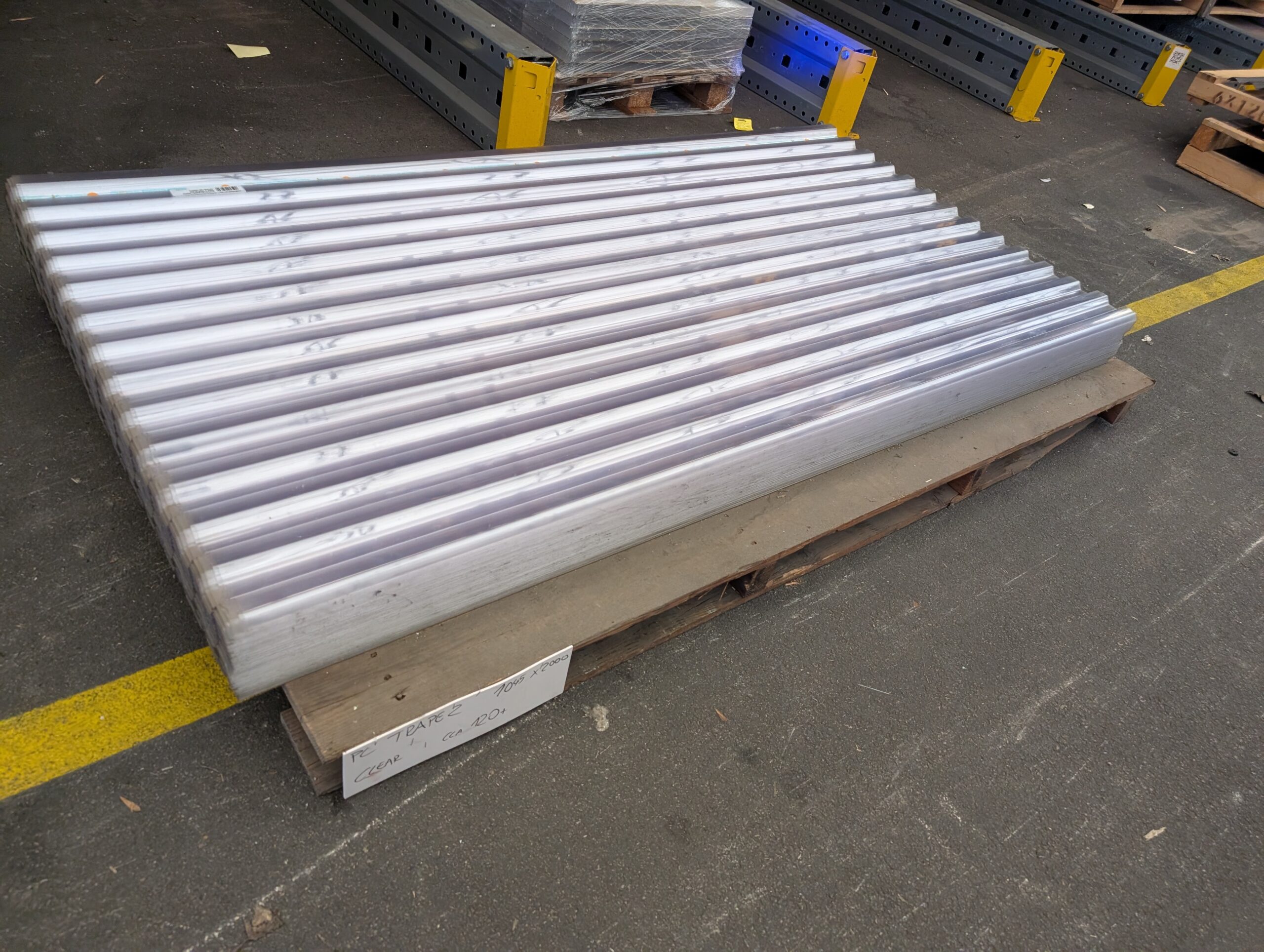 polikarbonatna trapezna kritina, 0,8 mm, prozorna, 100x200cm
