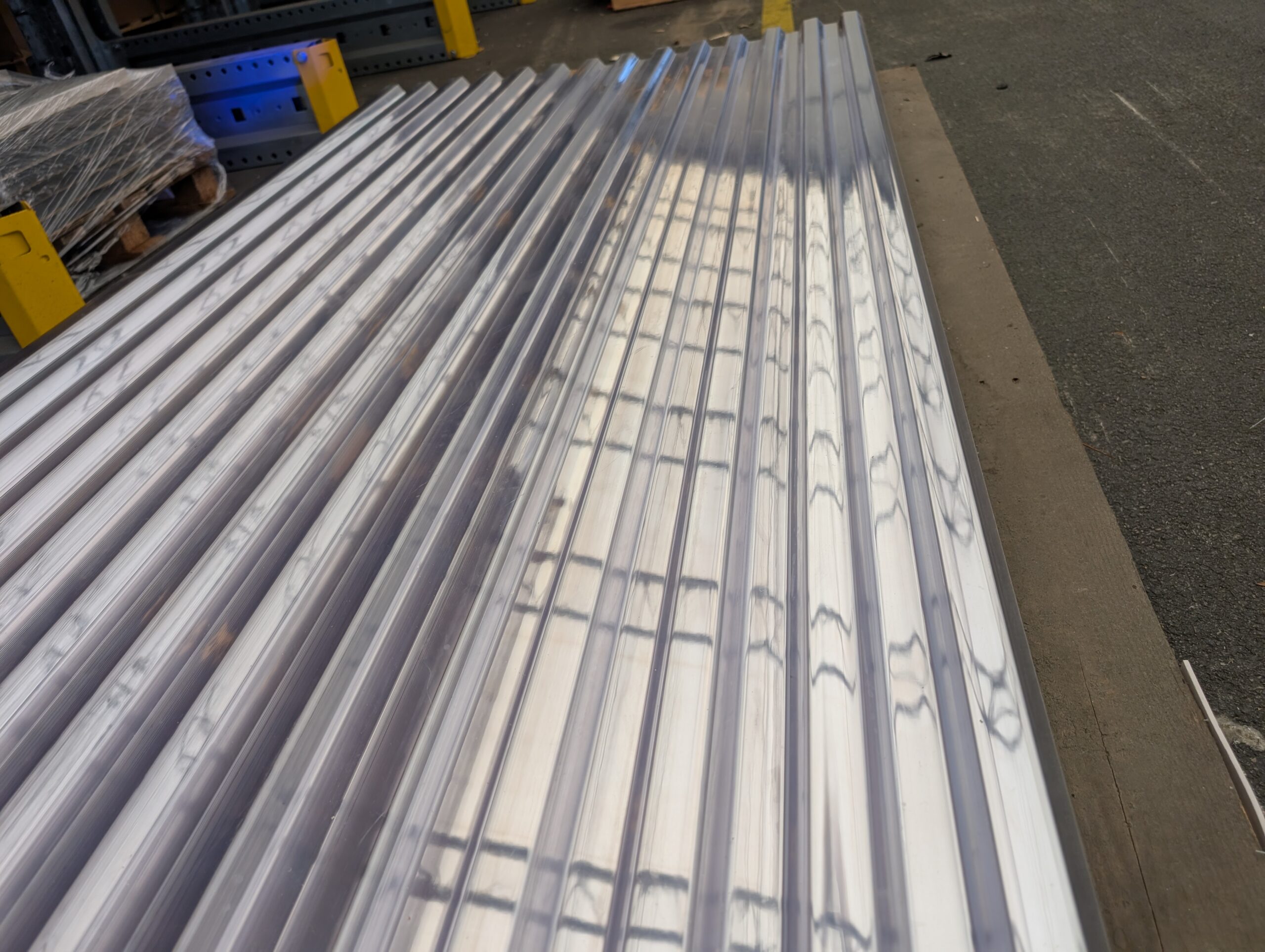 polikarbonatna trapezna kritina, 0,8 mm, prozorna, 100x200cm