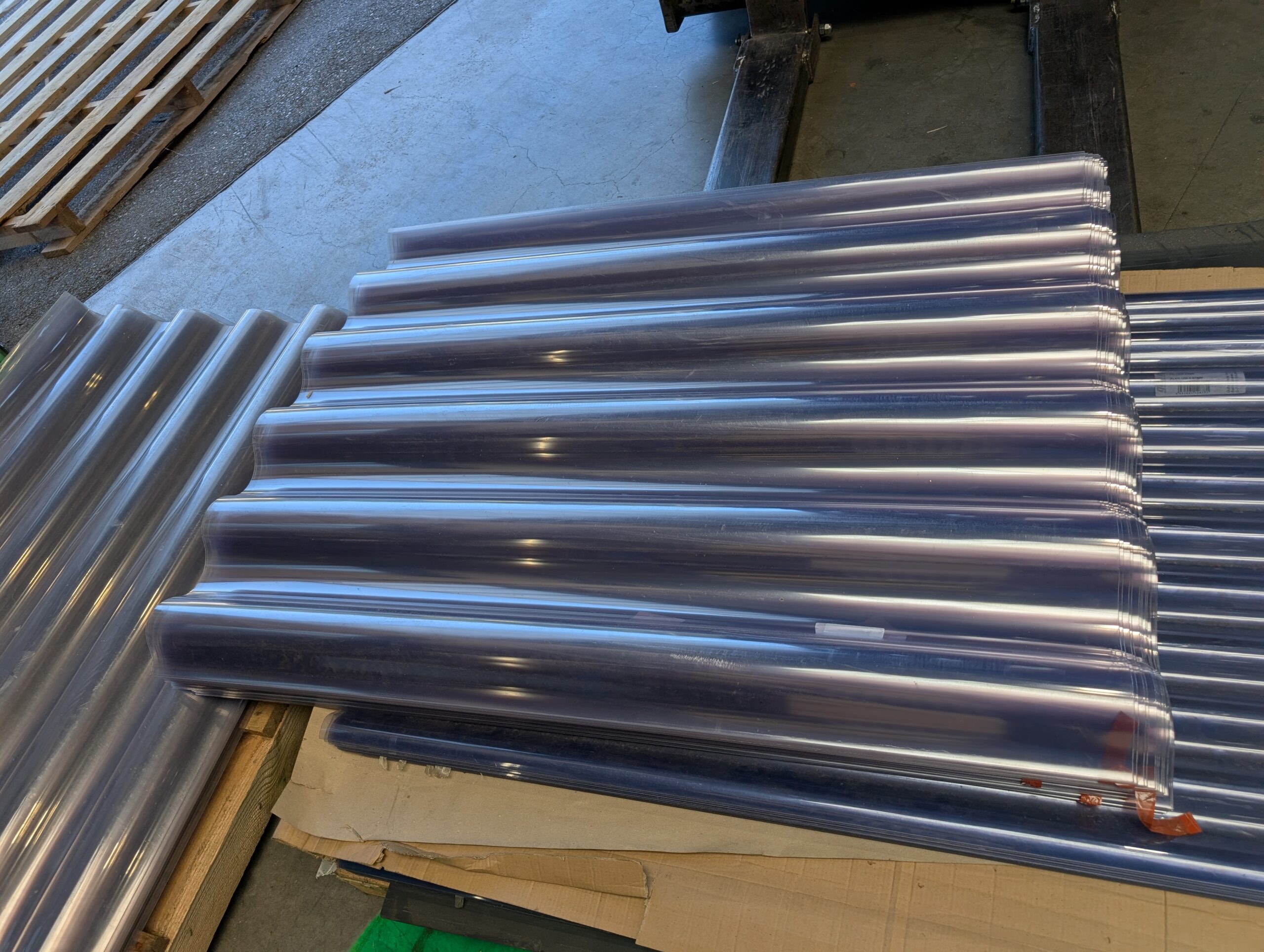 PVC valovite plošče, prozorne, veliki val, 92x125cm