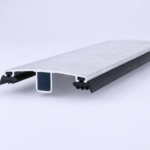 Aluminijast pokrivni profil z gumi tesnili, širine 60 mm (tip starivezni)